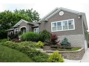 72 E Cuyuga Dr, Powell, OH 43065 photo 1