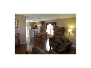 161 Simon St, Delaware, OH 43015 photo 2