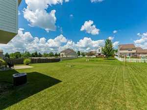 92 Brooksedge Dr, Pataskala, OH 43062 photo 2