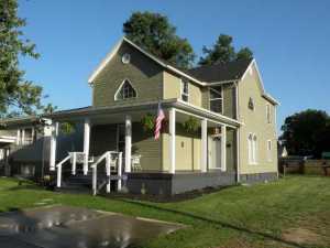 615 E 2nd St, Logan, OH 43138 photo 2