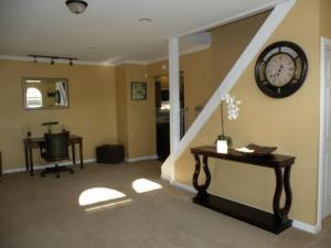 615 E 2nd St, Logan, OH 43138 photo 4