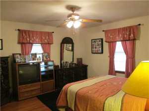 666 E Mound St, Circleville, OH 43113 photo 8