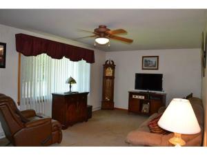 2641 Casey Dr, Springfield, OH 45503 photo 2