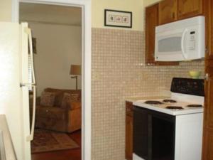 404 Cape Cod Dr, Springfield, OH 45505 photo 9