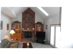 9384 Haaf Farm Dr, Pickerington, OH 43147 photo 2