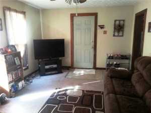 408 E Broad St, Hebron, OH 43025 photo 3