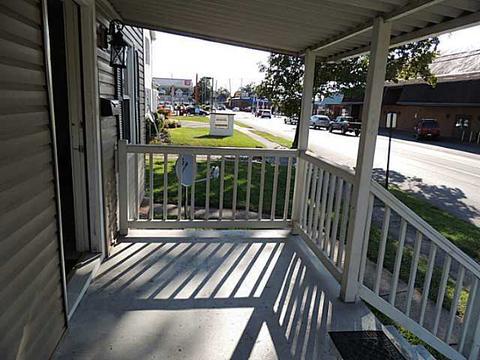 44 E Front St, Logan, OH 43138 photo 4