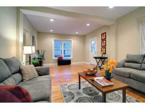 331 E Mithoff St, Columbus, OH 43206 photo 3