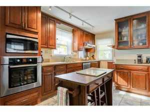 67 E Torrence Rd, Columbus, OH 43214 photo 2