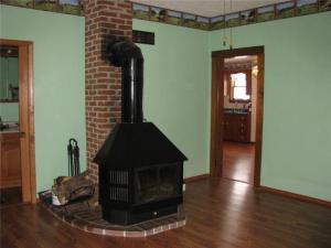 646 Caldwell Rd, Bucyrus, OH 44820 photo 3