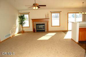 100 Salinger Dr, Lithopolis, OH 43136 photo 1