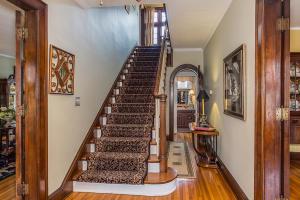 2475 E Broad St, Bexley, OH 43209 photo 5