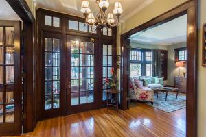 2475 E Broad St, Bexley, OH 43209 photo 6