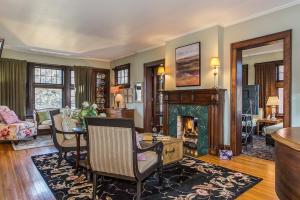 2475 E Broad St, Bexley, OH 43209 photo 12