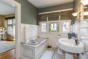 2475 E Broad St, Bexley, OH 43209 photo 23