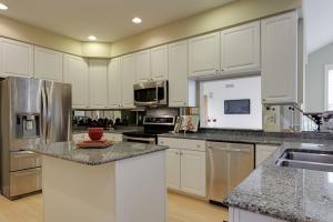 373 Ashmoore Cir E, Powell, OH 43065 photo 4