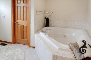 373 Ashmoore Cir E, Powell, OH 43065 photo 13