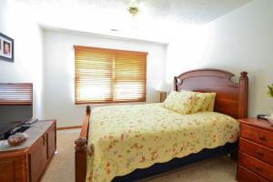 3865 Malaga Cir, Springfield, OH 45502 photo 1