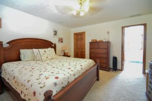 3865 Malaga Cir, Springfield, OH 45502 photo 10