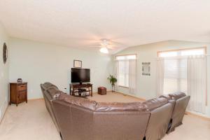 681 Meadows Dr, Delaware, OH 43015 photo 9