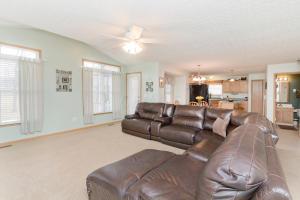 681 Meadows Dr, Delaware, OH 43015 photo 7