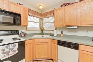 681 Meadows Dr, Delaware, OH 43015 photo 14