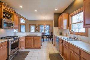 6580 Chanticleer Ct, Westerville, OH 43082 photo 9