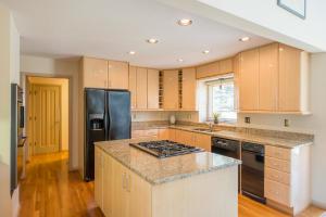 8255 Northwoods Ct, Columbus, OH 43235 photo 9