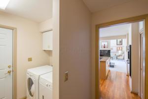 8255 Northwoods Ct, Columbus, OH 43235 photo 14
