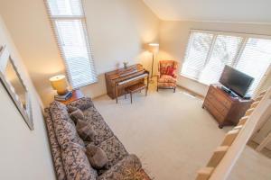 8255 Northwoods Ct, Columbus, OH 43235 photo 6