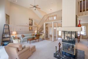 8255 Northwoods Ct, Columbus, OH 43235 photo 3