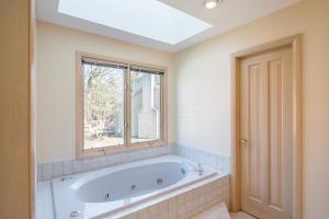 8255 Northwoods Ct, Columbus, OH 43235 photo 21