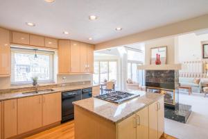 8255 Northwoods Ct, Columbus, OH 43235 photo 11