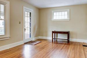 71 E Pacemont Rd, Columbus, OH 43202 photo 2