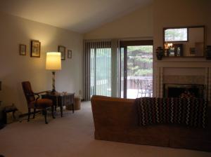 1616 Coppertree Dr, Columbus, OH 43232 photo 4