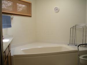 1616 Coppertree Dr, Columbus, OH 43232 photo 15