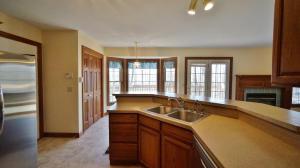 899 Forest Edge Ave, Springfield, OH 45503 photo 8