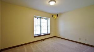 899 Forest Edge Ave, Springfield, OH 45503 photo 17