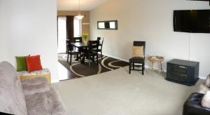 4008 Declaration Dr, Columbus, OH 43230 photo 3