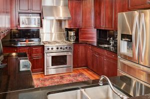 1277 E Broad St, Columbus, OH 43205 photo 10