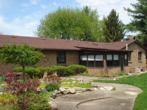 922 Suncrest Dr, Springfield, OH 45503 photo 2