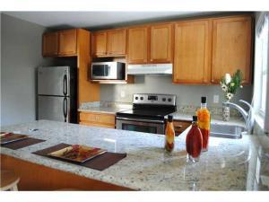 21 E Mithoff St, Columbus, OH 43206 photo 4