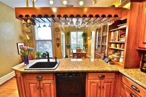 313 E Kossuth St, Columbus, OH 43206 photo 9
