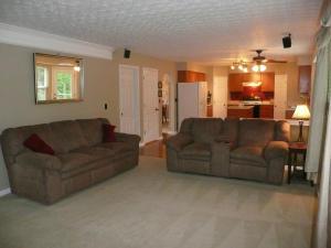 570 Adrian Dr, Delaware, OH 43015 photo 16