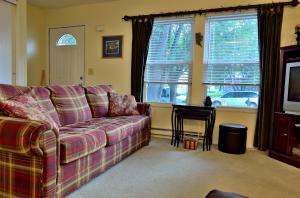 8718 Blessing Dr, Powell, OH 43065 photo 4