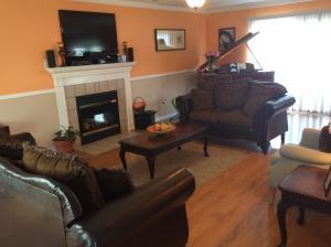 1332 Kellerman Ct, Columbus, OH 43228 photo 2