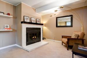 4100 Kendale Rd, Columbus, OH 43220 photo 4
