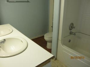 240 E Central Ave, Delaware, OH 43015 photo 5