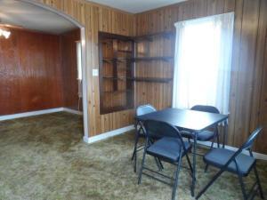 356 Logan St, Circleville, OH 43113 photo 2