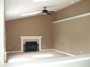 77 Chenango Dr, Powell, OH 43065 photo 2